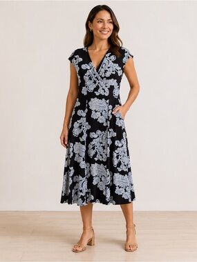 Croft & Barrow Floral Black & Blue Midi Dress | V-Neck | Size Large Pullover